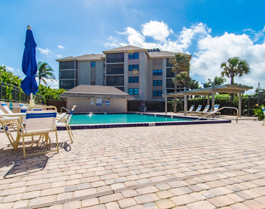 4440 Ne Sandpebble Trace - Photo Thumbnail 4