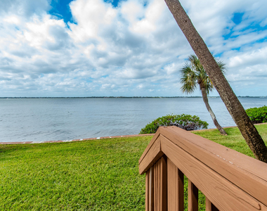 4440 Ne Sandpebble Trace - Photo Thumbnail 23