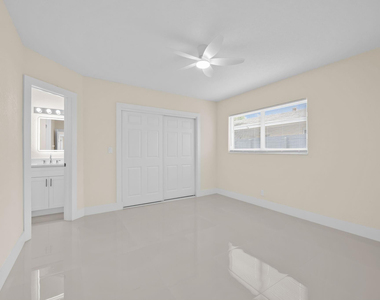 832 Ne 12th Avenue - Photo Thumbnail 4