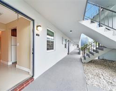 7897 Golf Cir Drive - Photo Thumbnail 3