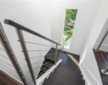 1617 Ne 8th Street - Photo Thumbnail 12