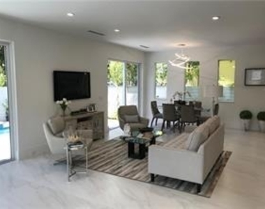 1617 Ne 8th Street - Photo Thumbnail 42