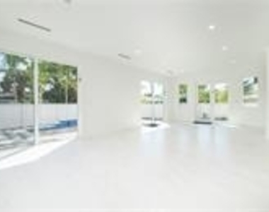 1617 Ne 8th Street - Photo Thumbnail 28