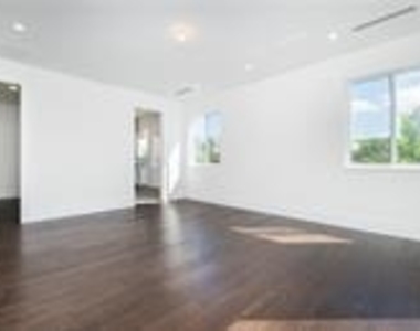 1617 Ne 8th Street - Photo Thumbnail 26
