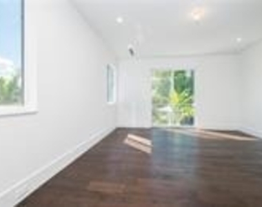 1617 Ne 8th Street - Photo Thumbnail 24