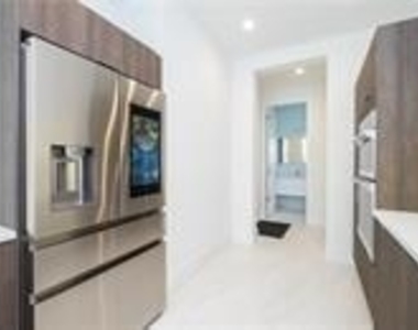 1617 Ne 8th Street - Photo Thumbnail 9
