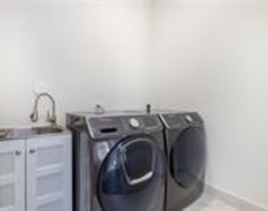 1617 Ne 8th Street - Photo Thumbnail 16
