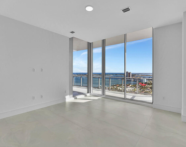 220 Lake Shore Drive - Photo Thumbnail 10