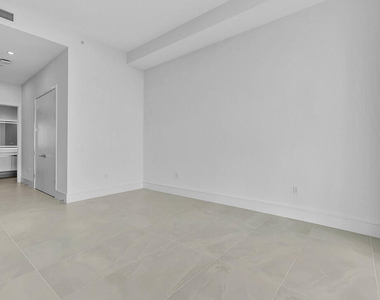 220 Lake Shore Drive - Photo Thumbnail 20