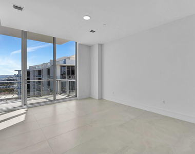 220 Lake Shore Drive - Photo Thumbnail 9