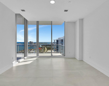 220 Lake Shore Drive - Photo Thumbnail 11