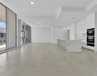 220 Lake Shore Drive - Photo Thumbnail 8