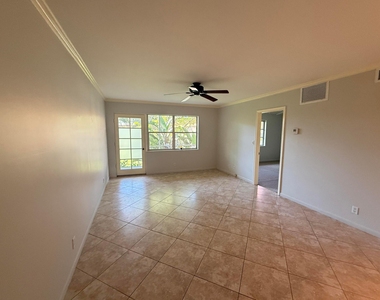 136 Ne 19th Court - Photo Thumbnail 3