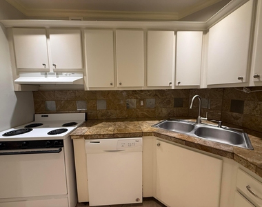 136 Ne 19th Court - Photo Thumbnail 5