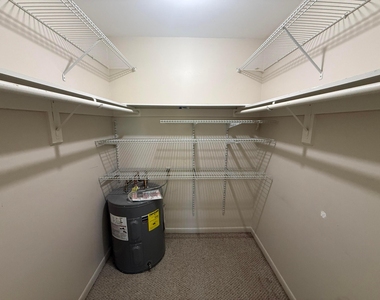 136 Ne 19th Court - Photo Thumbnail 9