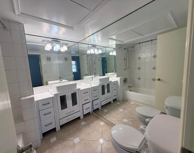136 Ne 19th Court - Photo Thumbnail 8