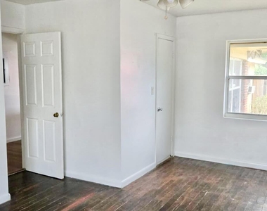 2325 Johnson Street - Photo Thumbnail 11
