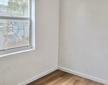 2325 Johnson Street - Photo Thumbnail 12