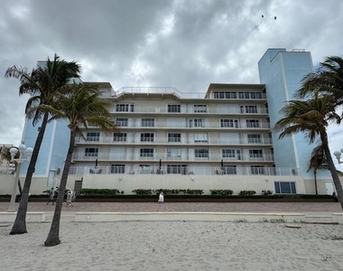 300 Oregon Street - Photo Thumbnail 2