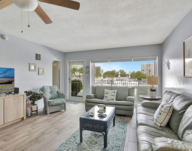 999 N Riverside Drive - Photo Thumbnail 3
