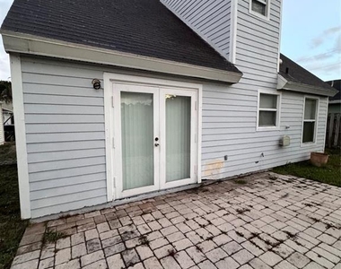 6040 Lace Wood Circle - Photo Thumbnail 11