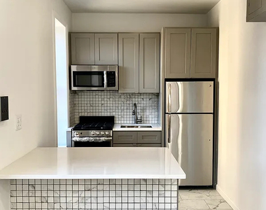 660 West 180th Street - Photo Thumbnail 6