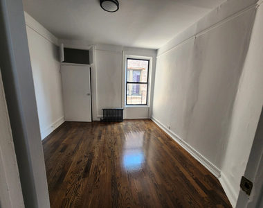 660 West 180th Street - Photo Thumbnail 4