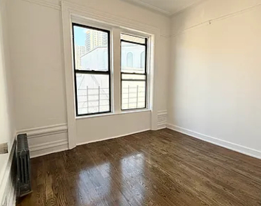 660 West 180th Street - Photo Thumbnail 3