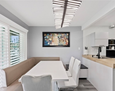 2215 E Avalon - Photo Thumbnail 11