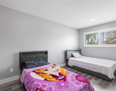 2215 E Avalon - Photo Thumbnail 16