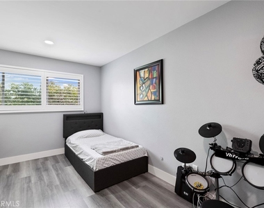 2215 E Avalon - Photo Thumbnail 12