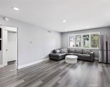 2215 E Avalon - Photo Thumbnail 4
