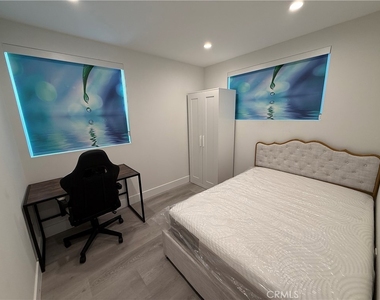 1596 W 36th - Photo Thumbnail 4