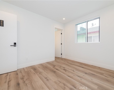 1596 W 36th - Photo Thumbnail 8