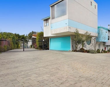 29231 Heathercliff Road - Photo Thumbnail 19