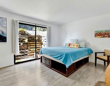 29231 Heathercliff Road - Photo Thumbnail 14