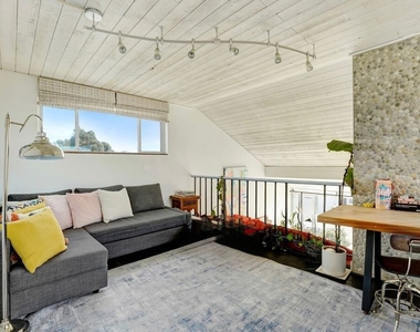 29231 Heathercliff Road - Photo Thumbnail 16