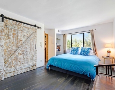 29231 Heathercliff Road - Photo Thumbnail 13