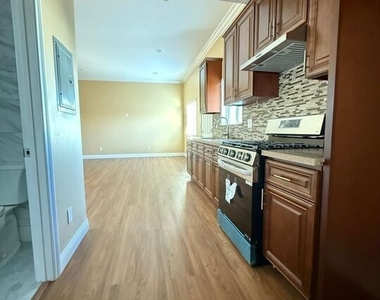 7632 Kraft Avenue - Photo Thumbnail 4