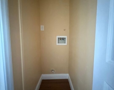 7632 Kraft Avenue - Photo Thumbnail 7