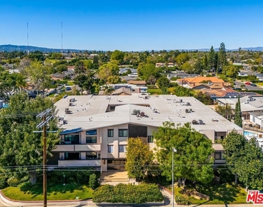 5805 Whitsett Avenue - Photo Thumbnail 19