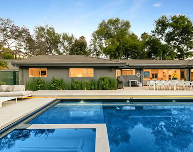 602 N Whittier Drive - Photo Thumbnail 2
