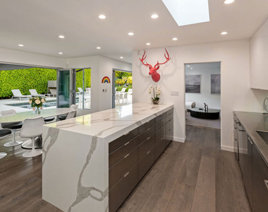 602 N Whittier Drive - Photo Thumbnail 11