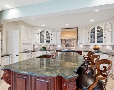 13 Seatuck Lane - Photo Thumbnail 8