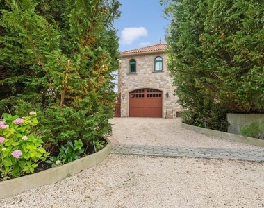 13 Seatuck Lane - Photo Thumbnail 5