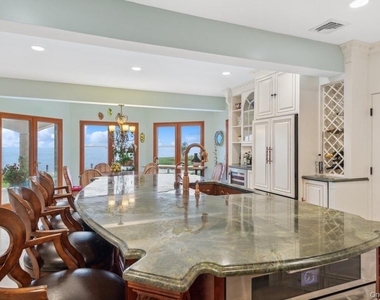 13 Seatuck Lane - Photo Thumbnail 10