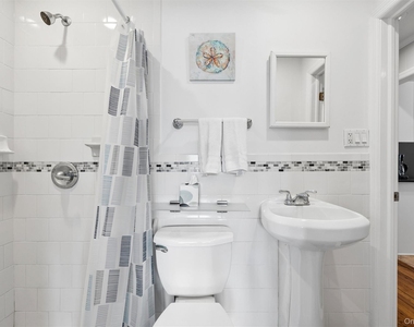 50 Hazelwood Avenue - Photo Thumbnail 5