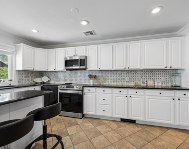 50 Hazelwood Avenue - Photo Thumbnail 3