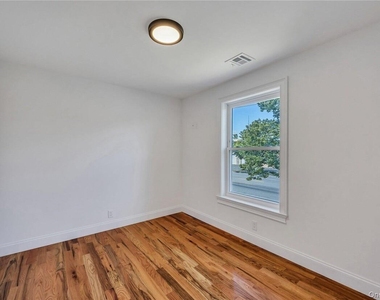 177 Waverly Avenue - Photo Thumbnail 15