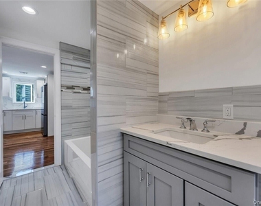 177 Waverly Avenue - Photo Thumbnail 14